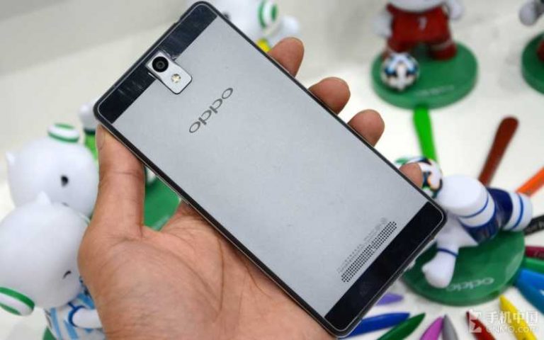 Oppo N3: prima foto ufficiale con camera rotante