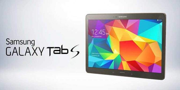 Samsung al lavoro su un tablet Galaxy Tab S di seconda generazione