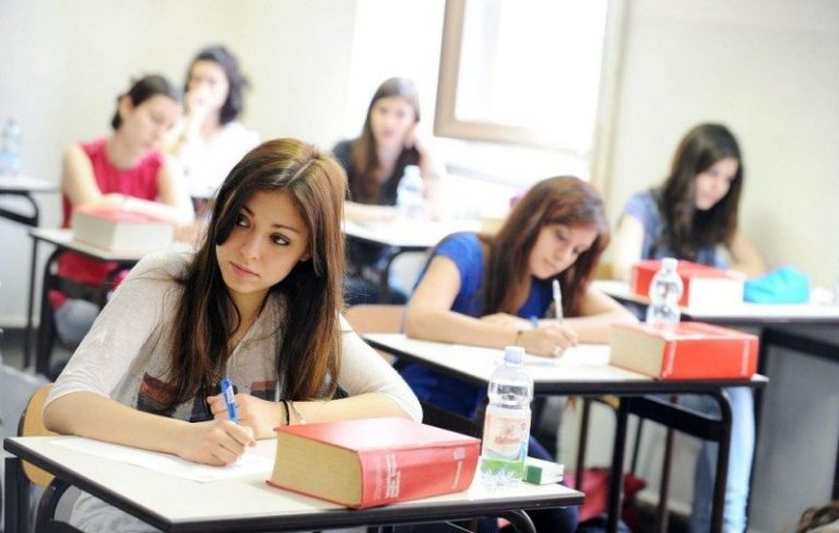 Maturità 2015: divieto di smartphone e web