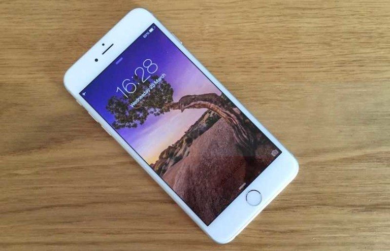 iPhone 6S e 6S Plus: risolto il bug che consente di accedere a foto e contatti