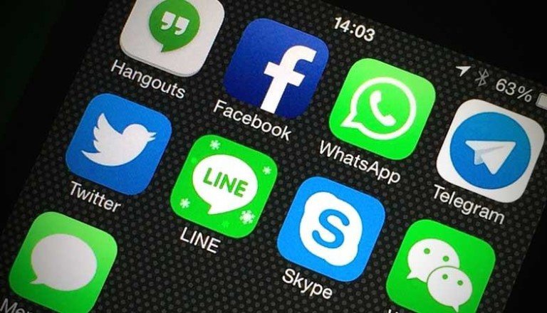 Classifica Chat: Whatsapp vince con 900 milioni di utenti, segue Messenger