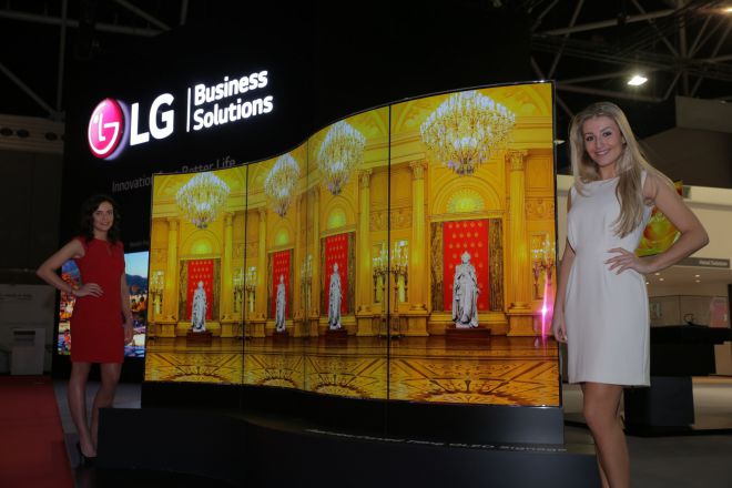 LG OLED con schermi bilaterali e monitor 8K al SID 2016