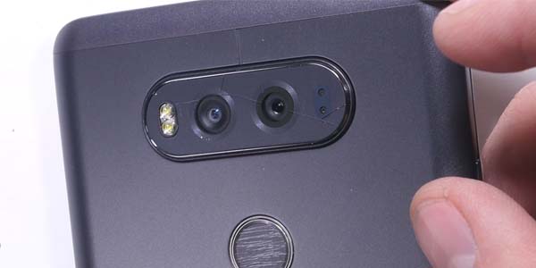 LG V20, problemi al vetro protettivo della fotocamera?