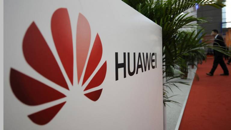 Huawei sfida Samsung ed Apple sviluppando il proprio assistente digitale