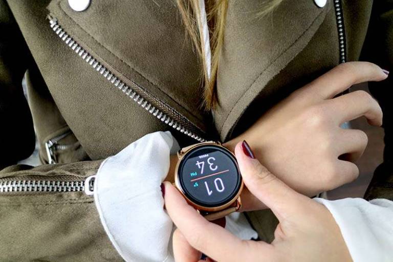 Per San Valentino regala uno Smartwatch Fossil