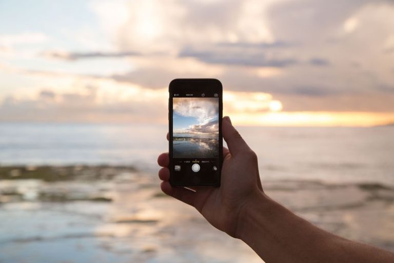 Elettronica da viaggio: come portare con sé le comodità del digital anche in vacanza