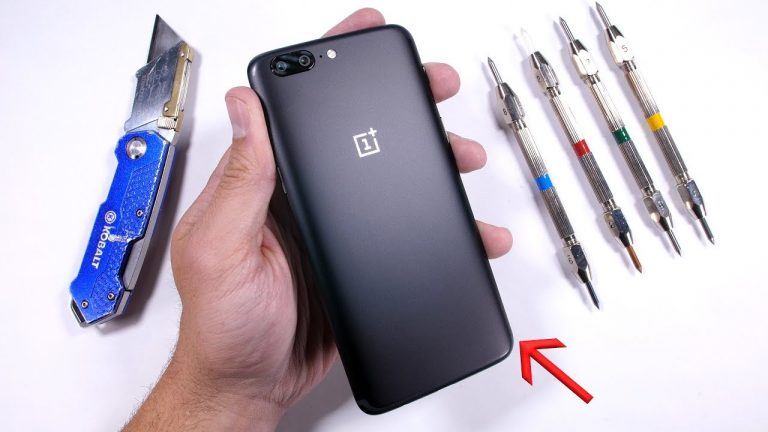 OnePlus 5 supera a pieni voti il test di JerryRigEverything