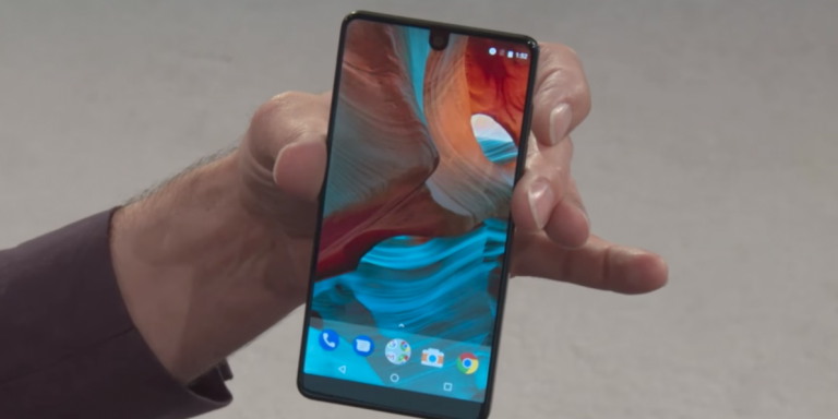 Essential Phone riceve la patch Android di febbraio