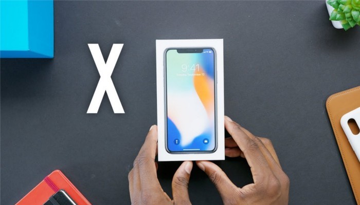 iPhone X in un primo spettacolare unboxing a tre giorni dal lancio