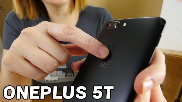 OnePlus 5T in un nuovo strampalato unboxing