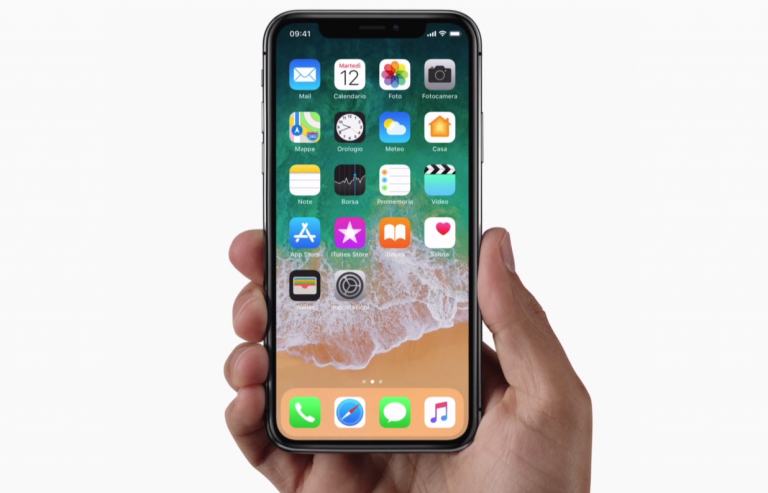 iPhone X, confermati tre modelli nel 2018?