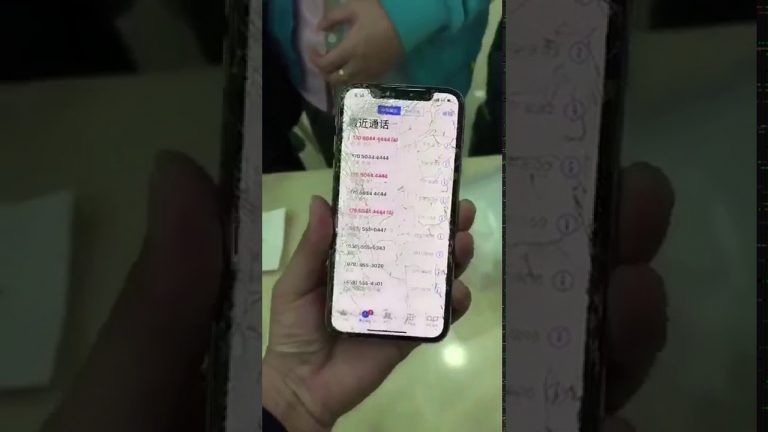 Drop test di Apple iPhone X che cade durante il Day One