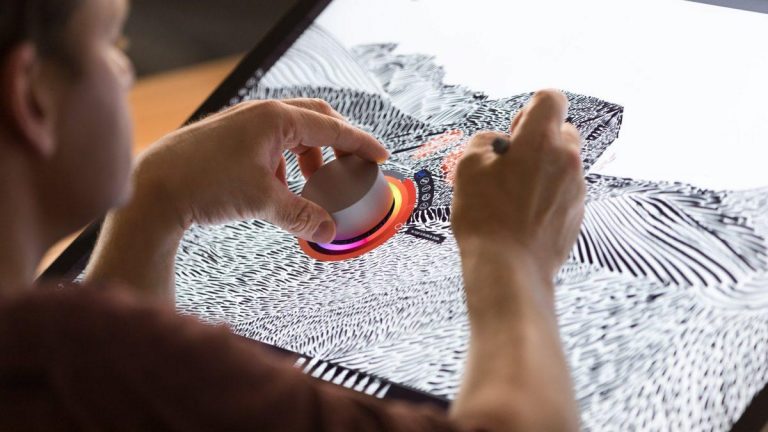 Microsoft, per Surface Pro 4 arriva il supporto a Surface Dial