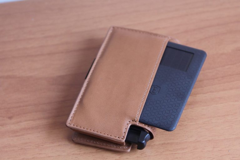 Recensione Parliament Wallet e cover per iPhone 8 da Ekster, ecco la coppia perfetta