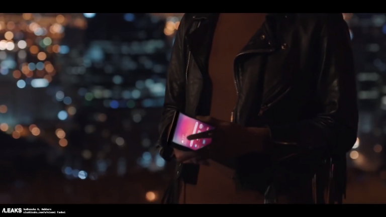 Smartphone pieghevole: Samsung pubblica per errore il teaser trailer