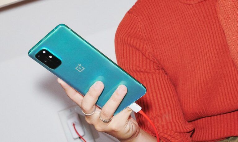 OnePlus 8T: un nuovo aggiornamento migliora tanti aspetti del device