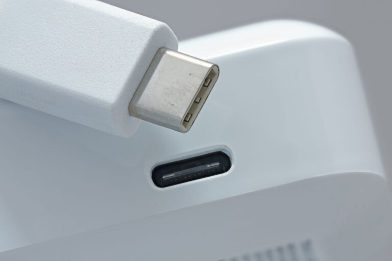 Apple si arrende, i prossimi iPhone avranno il caricatore USB-C