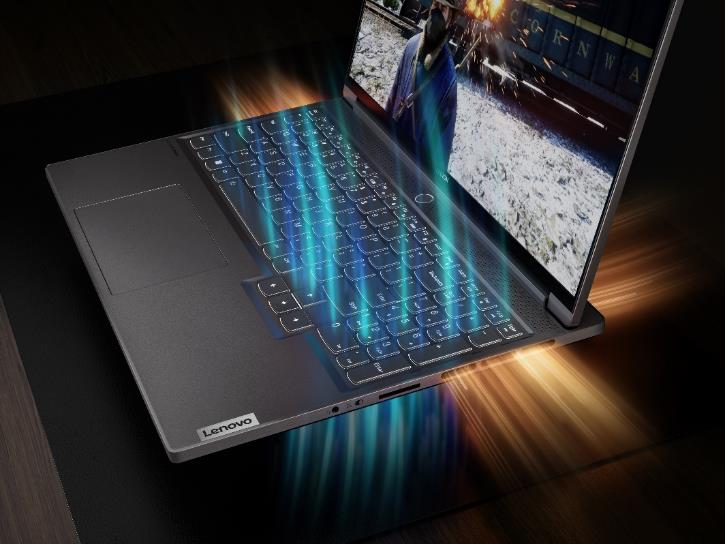 Lenovo presenta i nuovi laptop eLegion Slim 7i e 7